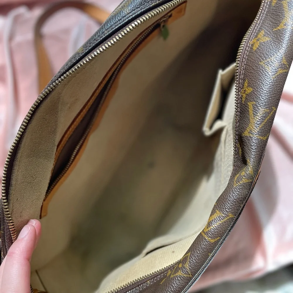 Authentic Louis Vuitton Shoulder Bag - Vintage July 2002, USA made - Picture 4 of 16